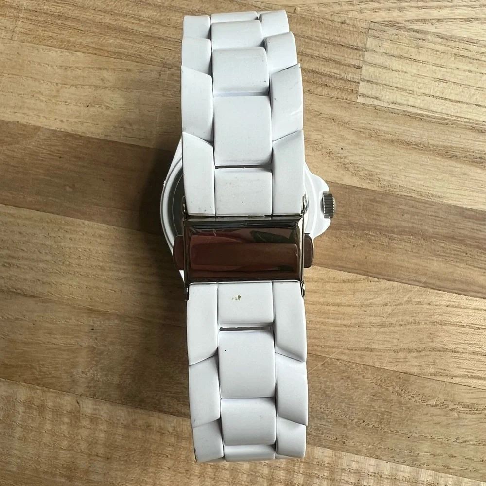 Premier Designs ladies white hot rhinestone fashion watch NEW BATTERY